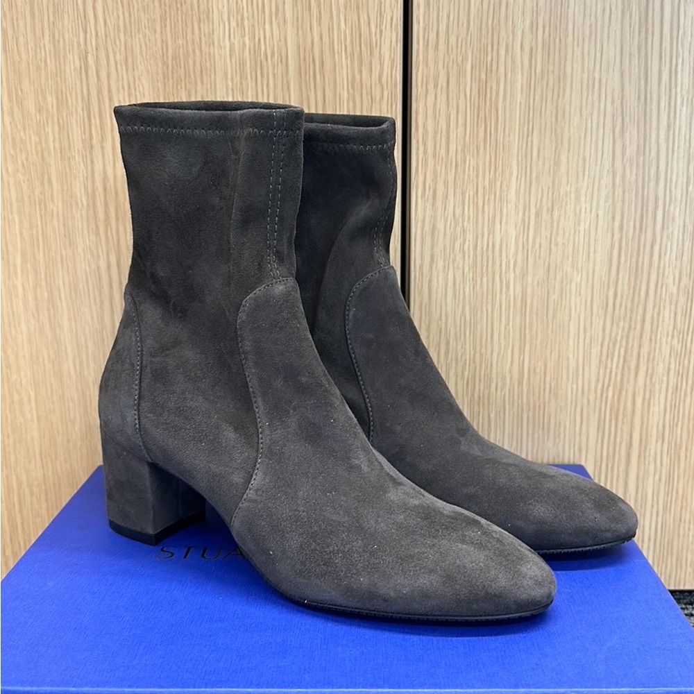 🔥🔥🔥NEW Stuart Weitzman Gray Suede Leather Ankle Boots
